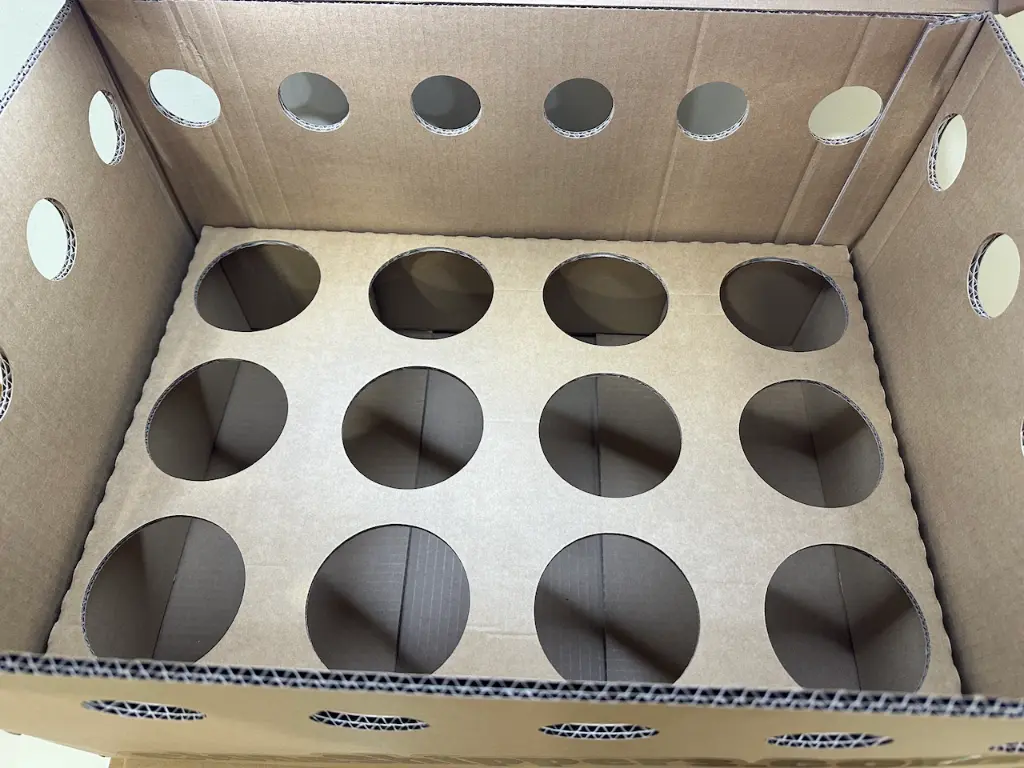 CloneShippers.com_L_box_0,75L_insert_detail_empty.webp