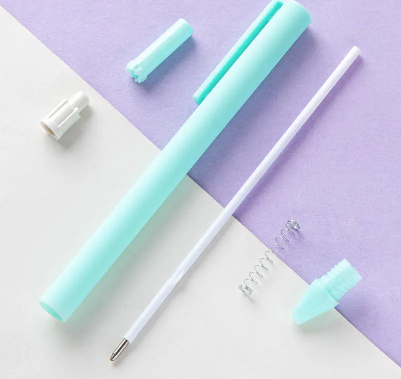 Blank plastic ballpoint pen_disassambled.webp