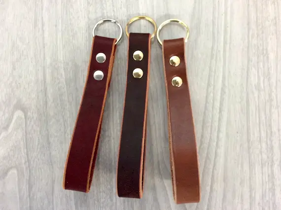 Blank_leather_keychain_premium_loop.webp